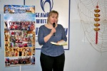 Лидер компании БЕЛЫЙ КОТ Ольга Николаевна Баландина обсудила свои успехи с присутствующими.